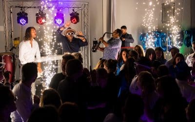 Conseil événementiel – Comment un groupe live peut dynamiser votre soirée ?